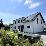 Ferienhaeuser Ankerplatz 1 Und 2 Usedom Mit Sauna, Kamin Und Garten Krummin
