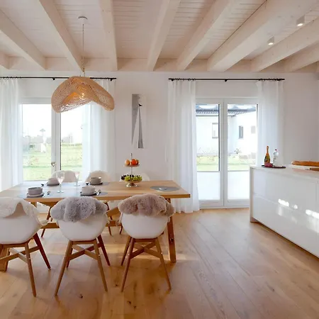 Ferienhaeuser Ankerplatz 1 Und 2 Usedom Mit Sauna, Kamin Und Garten * Krummin