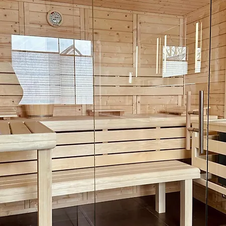 Ferienhaeuser Ankerplatz 1 Und 2 Usedom Mit Sauna, Kamin Und Garten